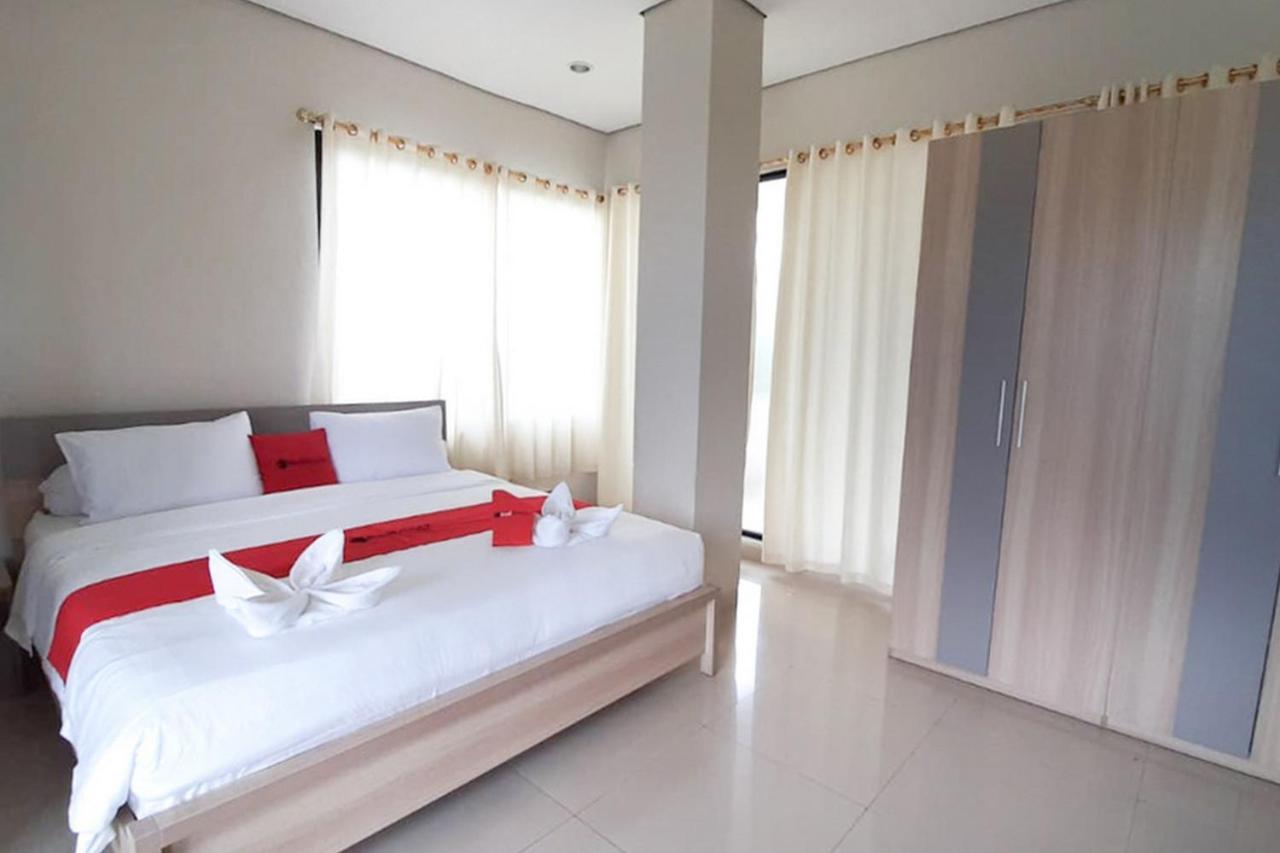 Reddoorz Plus @ Bitung City Center Екстериор снимка