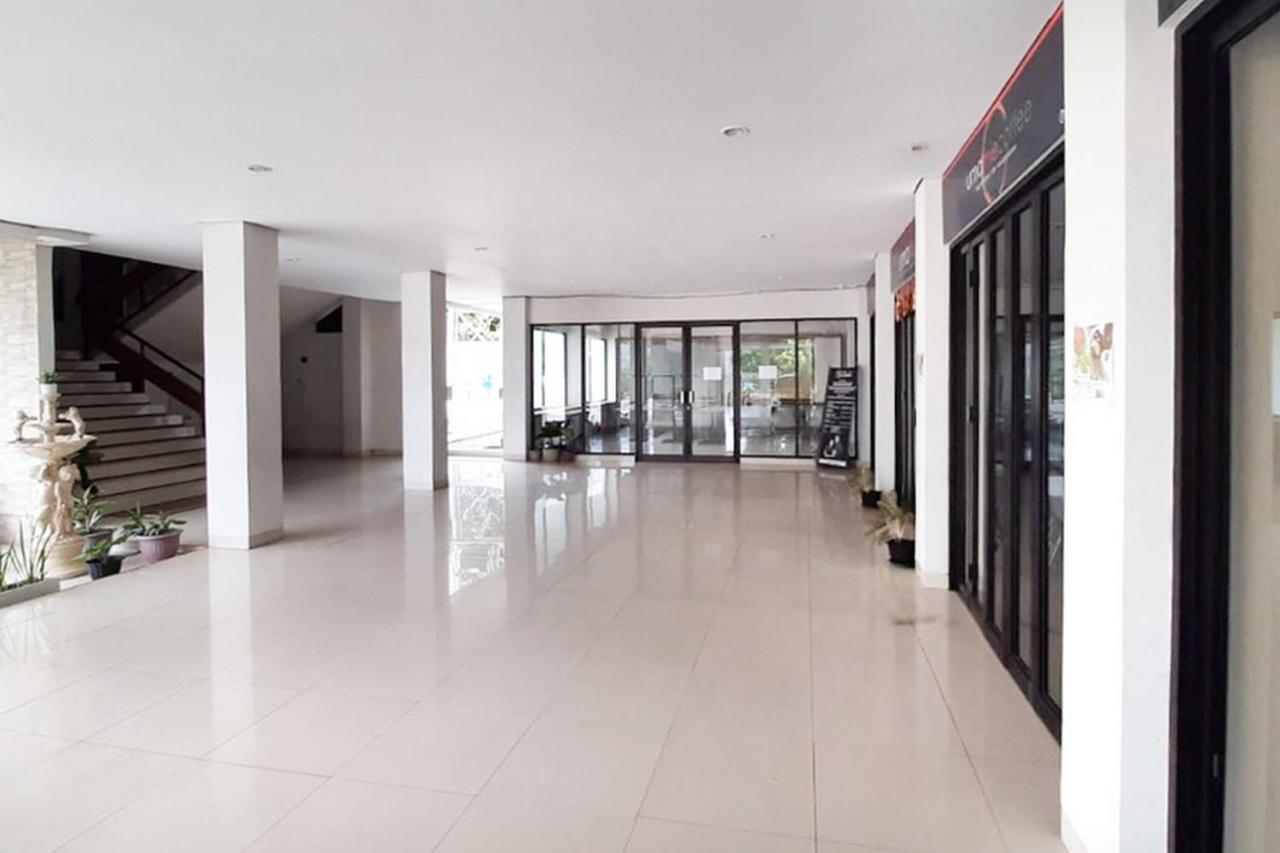 Reddoorz Plus @ Bitung City Center Екстериор снимка