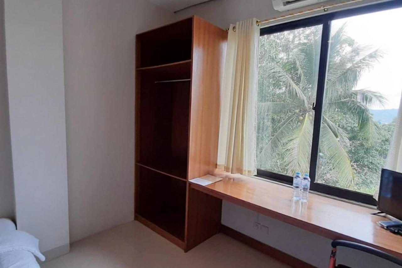 Reddoorz Plus @ Bitung City Center Екстериор снимка
